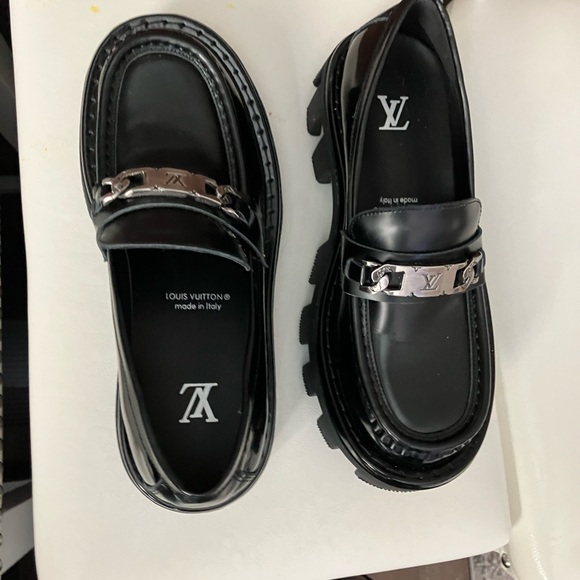 Louis Vuitton Men\'s Black Loafers main image 2